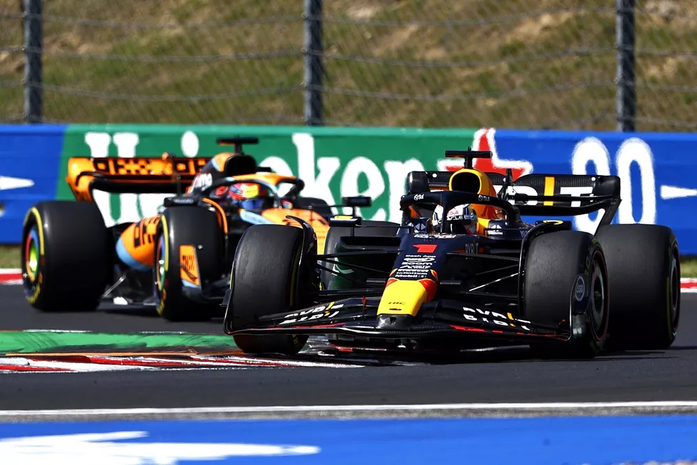 Max Verstappen, Red Bull Racing RB19
