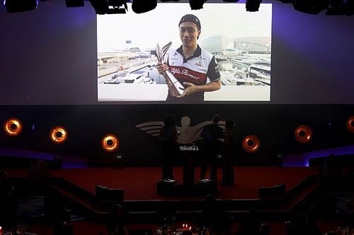 Zhou gana el premio Autosport a novato del año 2022 