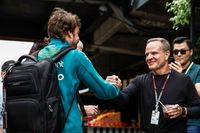 As&iacute; inspira Alonso a Barrichello para animar a sus hijos