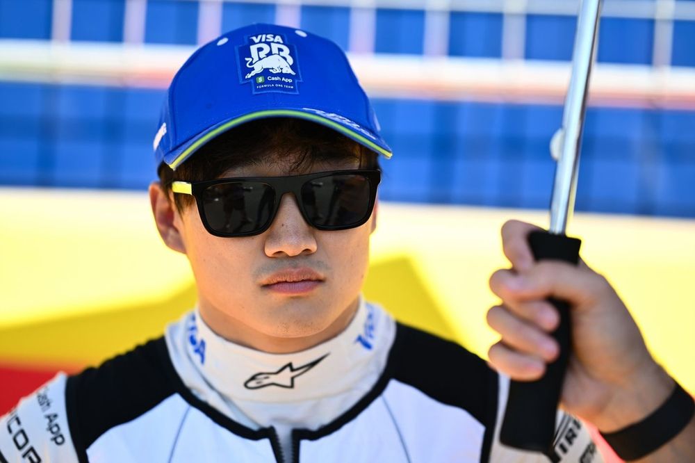 Yuki Tsunoda, Visa Cash App RB F1 Team, on the grid