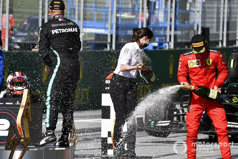 Charles Leclerc, Ferrari, Valtteri Bottas, Mercedes-AMG Petronas F1