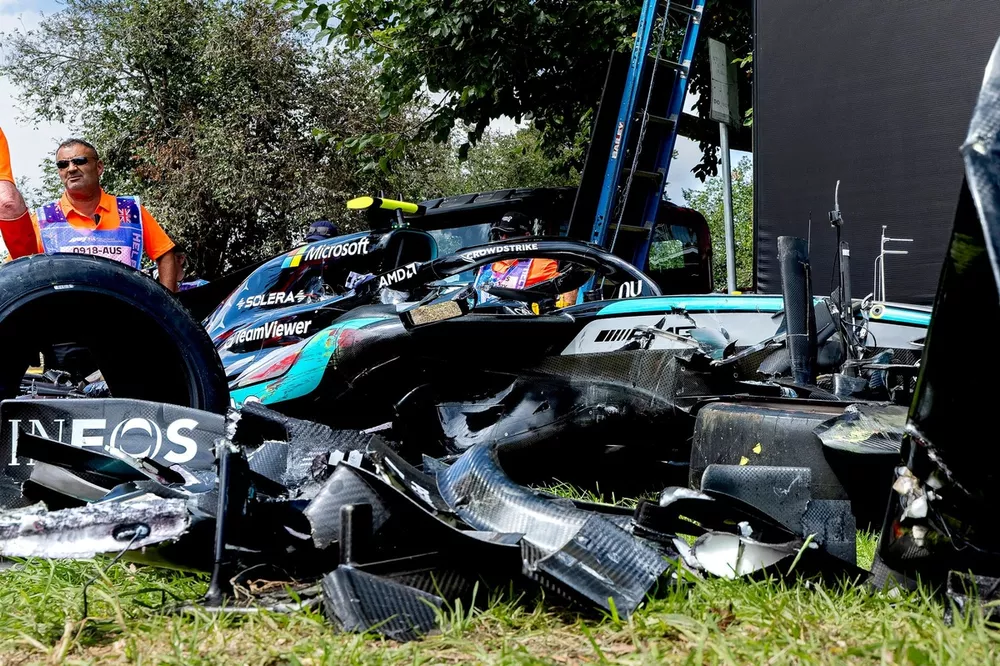 El coche de Andrea Kimi Antonelli, Mercedes, tras su accidente