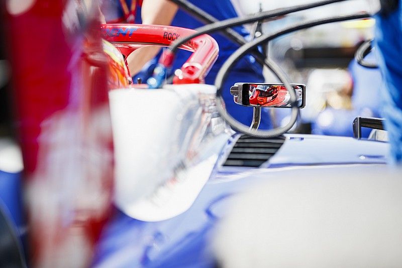 Arjun Maini, Trident