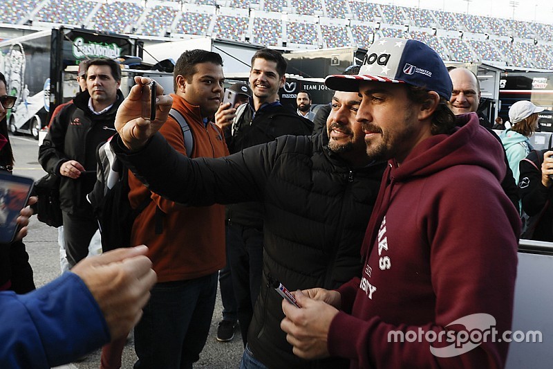 Alonso dice que el ambiente de Daytona sería