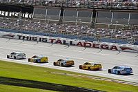 Keselowski gana la etapa 1 en Talladega