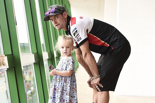 Crutchlow y el retiro: "Quiero llevar a mi hija a la escuela"