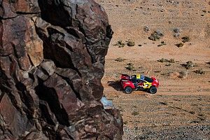 El ingenio de Loeb con unas piedras para acercarse a Sainz en el Dakar 2024