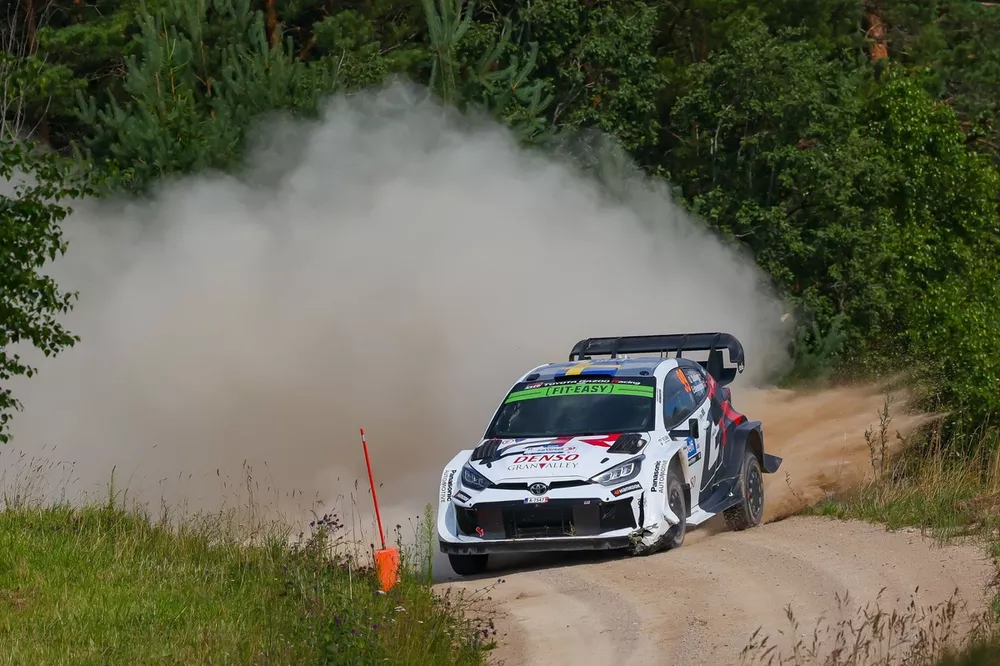 Oliver Solberg, Elliott Edmondson, Toyota Gazoo Racing WRT Toyota GR Yaris Rally1
