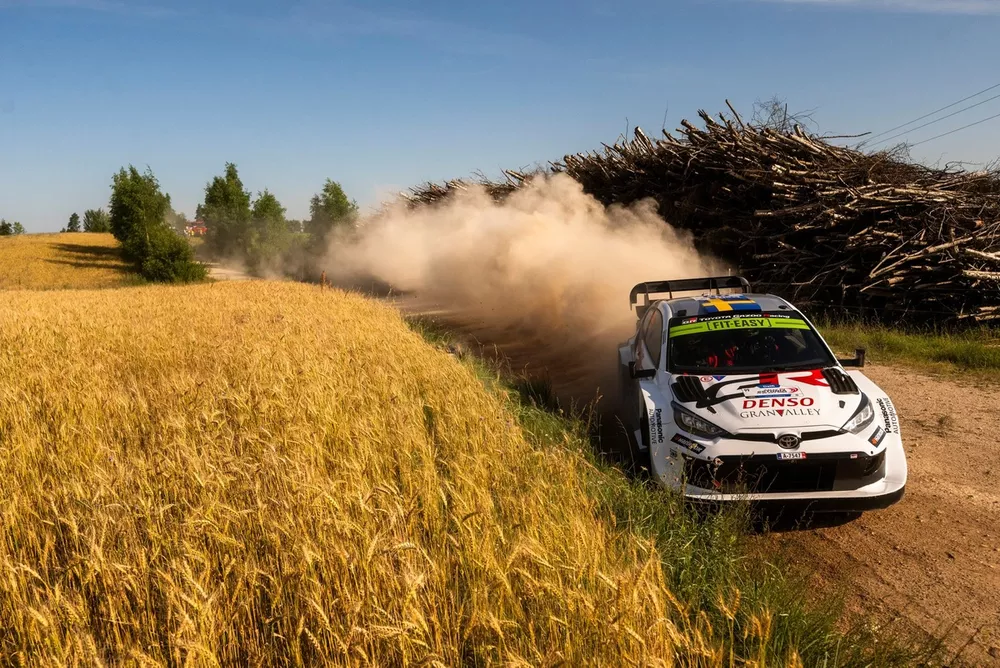Oliver Solberg, Elliott Edmondson, Toyota Gazoo Racing WRT Toyota GR Yaris Rally1