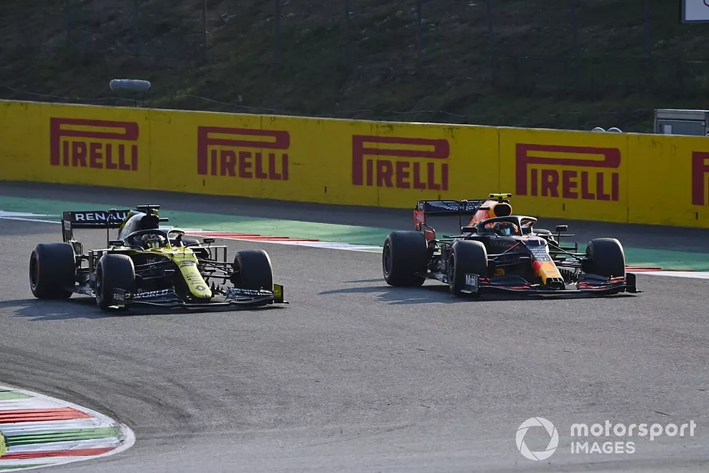 Daniel Ricciardo, Renault F1 Team R.S.20, Alex Albon, Red Bull Racing RB16