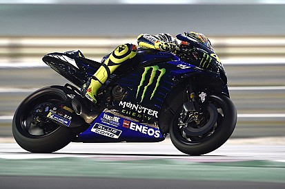 MotoGP, Losail, Libere 1: Valentino in vetta davanti a Lorenzo