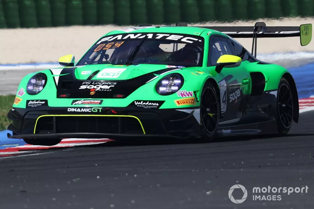#54 Dinamic GT, Porsche 911 GT3 R 992: Philipp Sager, Marvin Dienst