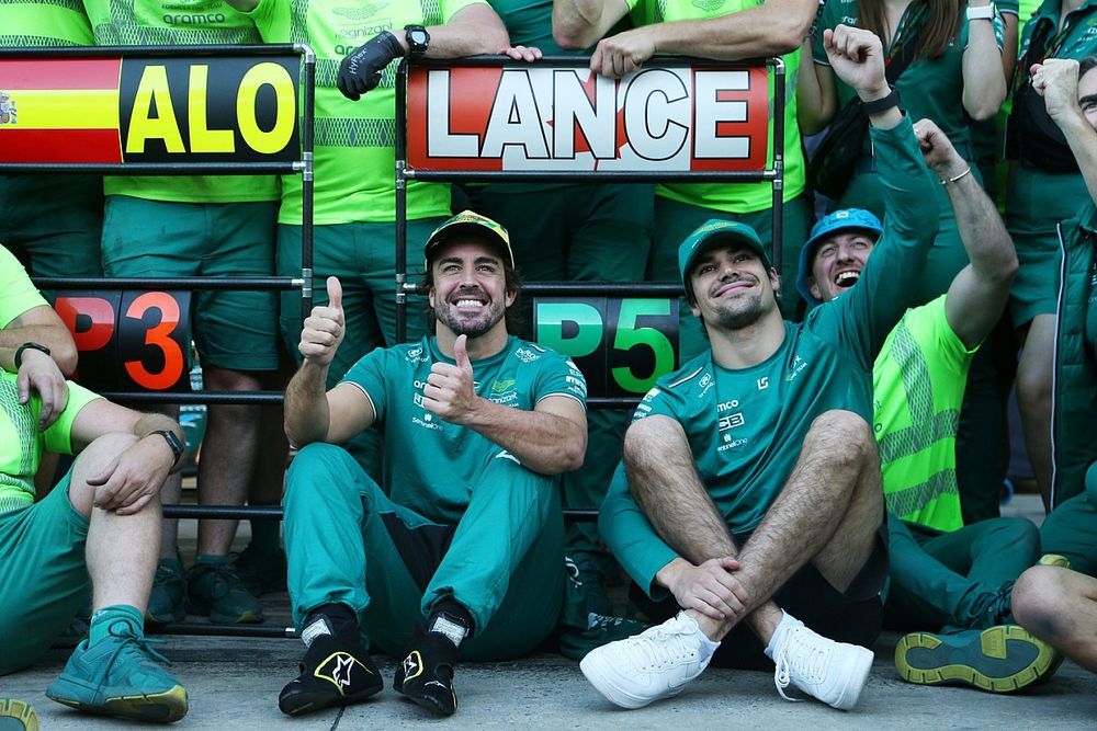 Fernando Alonso, Aston Martin F1 Team, 3rd position, Lance Stroll, Aston Martin F1 Team, the Aston Martin team celebrate after the race