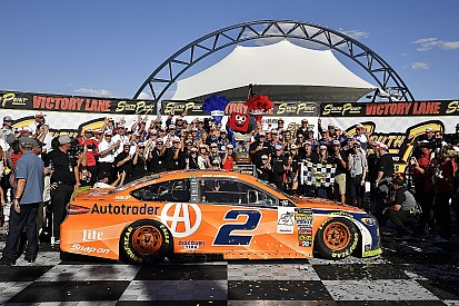 NASCAR Cup Series: Keselowski lolos 12 besar, pembalap playoff tercecer
