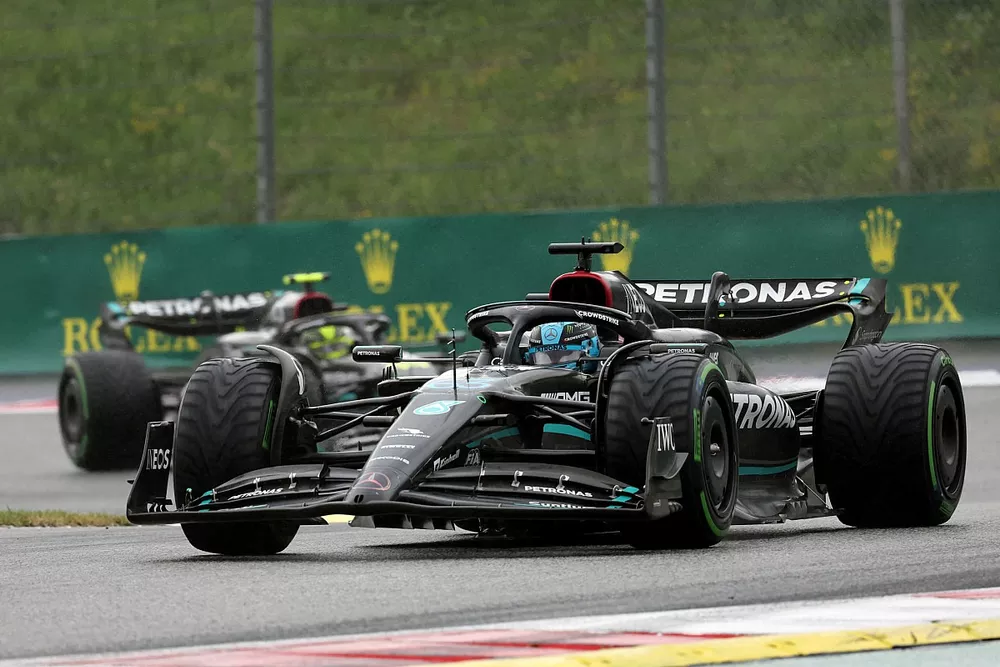 George Russell, Mercedes F1 W14, Lewis Hamilton, Mercedes F1 W14