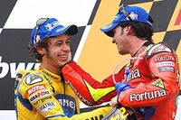 El final m&aacute;s igualado de la historia de MotoGP: El&iacute;as sobre Rossi en Estoril