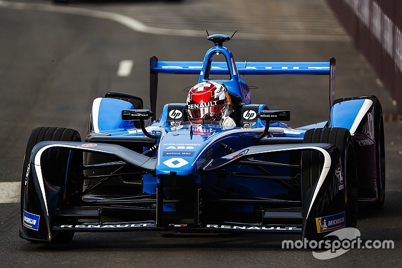 Renault Formula E success puts pressure on Nissan