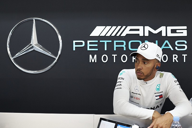 Hivatalos: Hamilton kétéves szerződést kötött a Mercedesszel