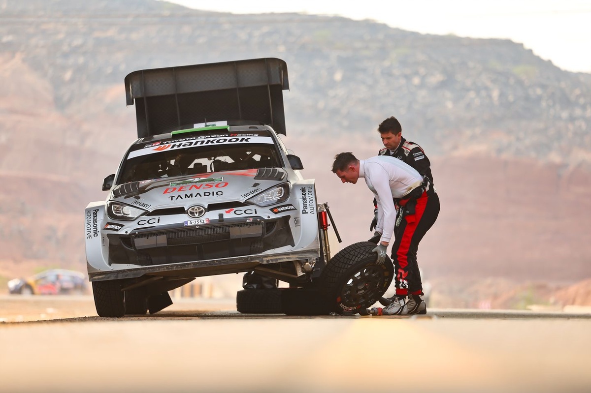 WRC | Rally Arabia Saudita, PS9-11: Evans fora e Ogier si avvicina al nono iride