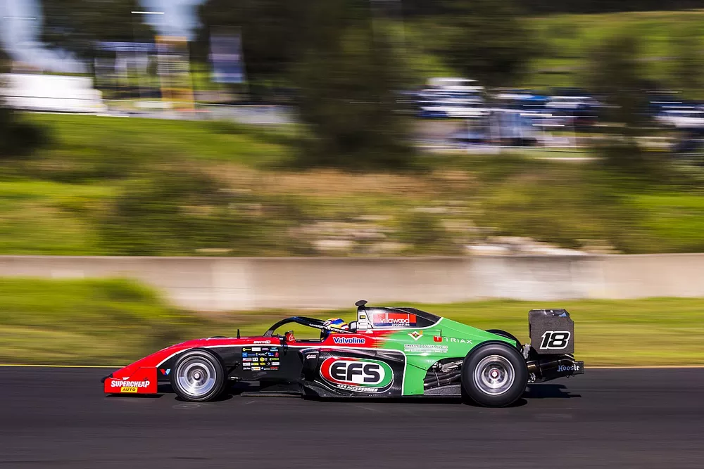 Aaron Cameron, Garry Rogers Motorsport
