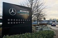 Mercedes despide a varios empleados por acusaciones racistas