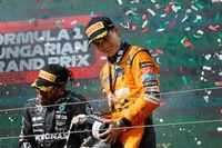 Norris hesita, mas acata ordem da McLaren e Piastri vence GP da Hungria; Verstappen bate em Hamilton, que completa pódio