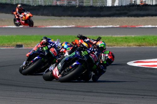 ANÁLISE: Como Honda e Yamaha deixaram um pódio escapar na corrida mais estranha da MotoGP 2025