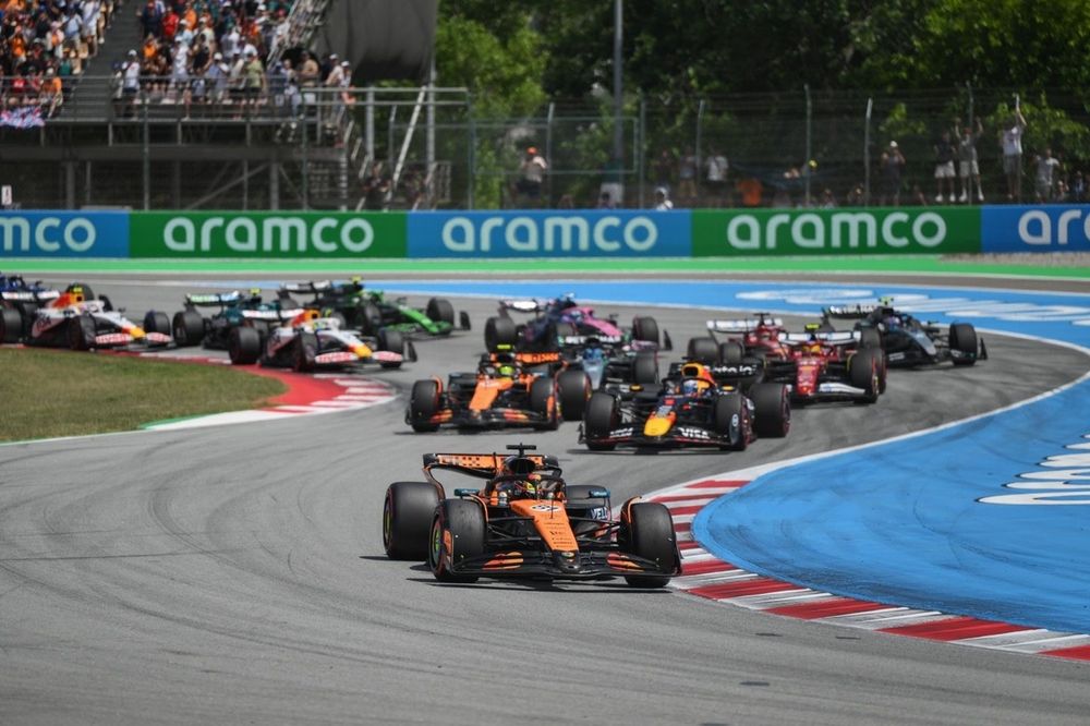 Lando Norris, McLaren, Oscar Piastri, McLaren, Max Verstappen, Red Bull Racing, George Russell, Mercedes