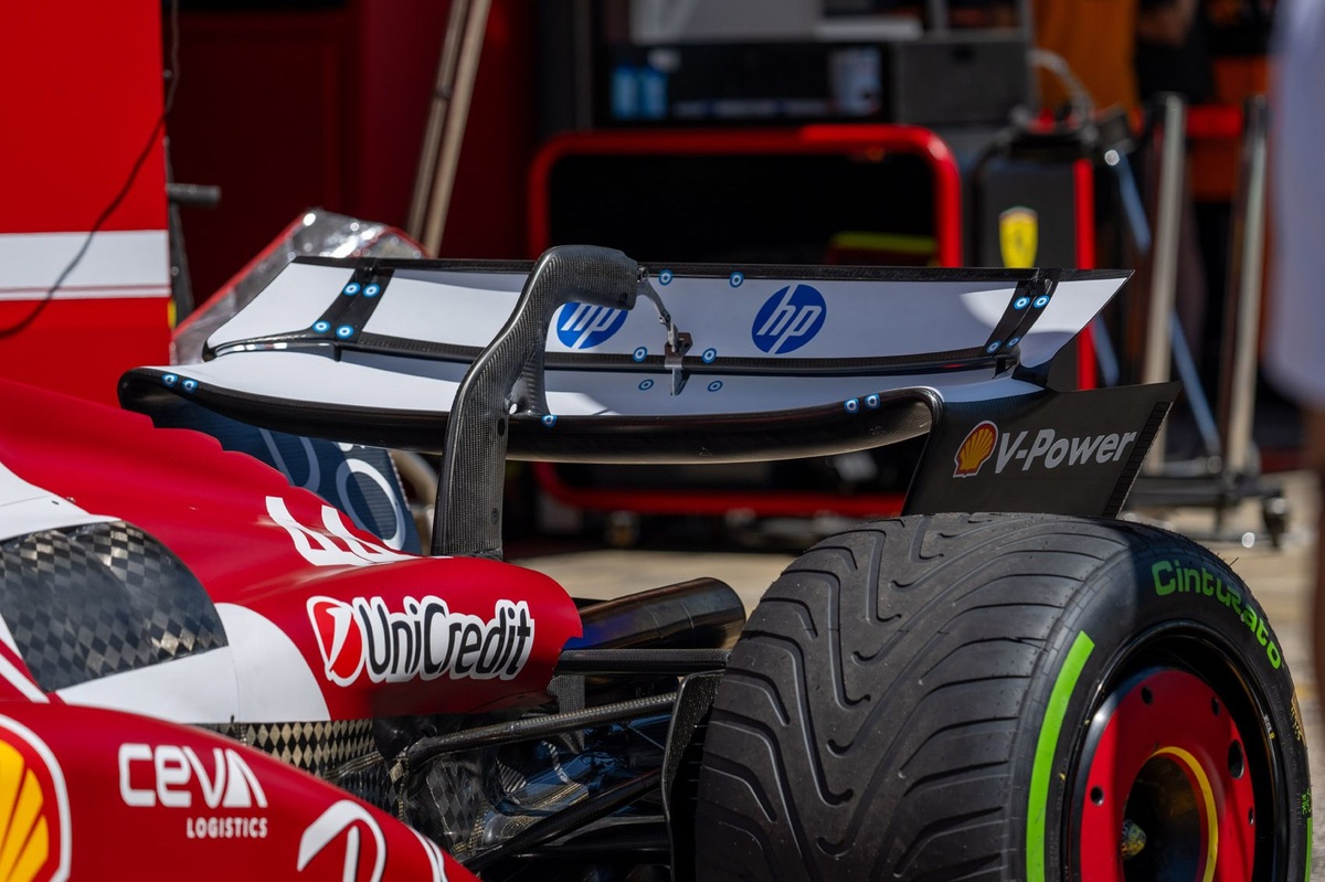 F1 | Ferrari: c'è un'ala posteriore più carica con novità di micro-aerodinamica