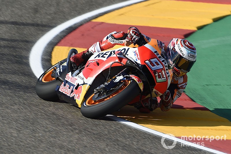 Márquez se quedó con el mejor tiempo del viernes en Aragón