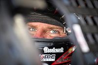 Su&aacute;rez 9&deg; y Bowyer en la cima en la pr&aacute;ctica del viernes en Las Vegas