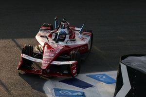 Rowland przegrał przez własne błędy