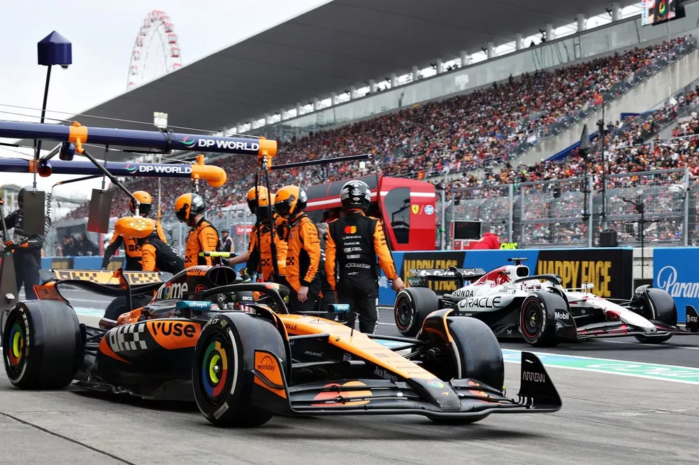 Lando Norris, McLaren, Max Verstappen, Red Bull Racing