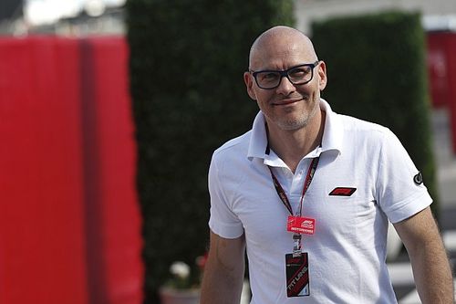 F1: Villeneuve dá opinião polêmica sobre Red Bull e teto de gastos