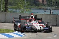 Castroneves lidera la segunda práctica en Detroit y Gutiérrez en 22º