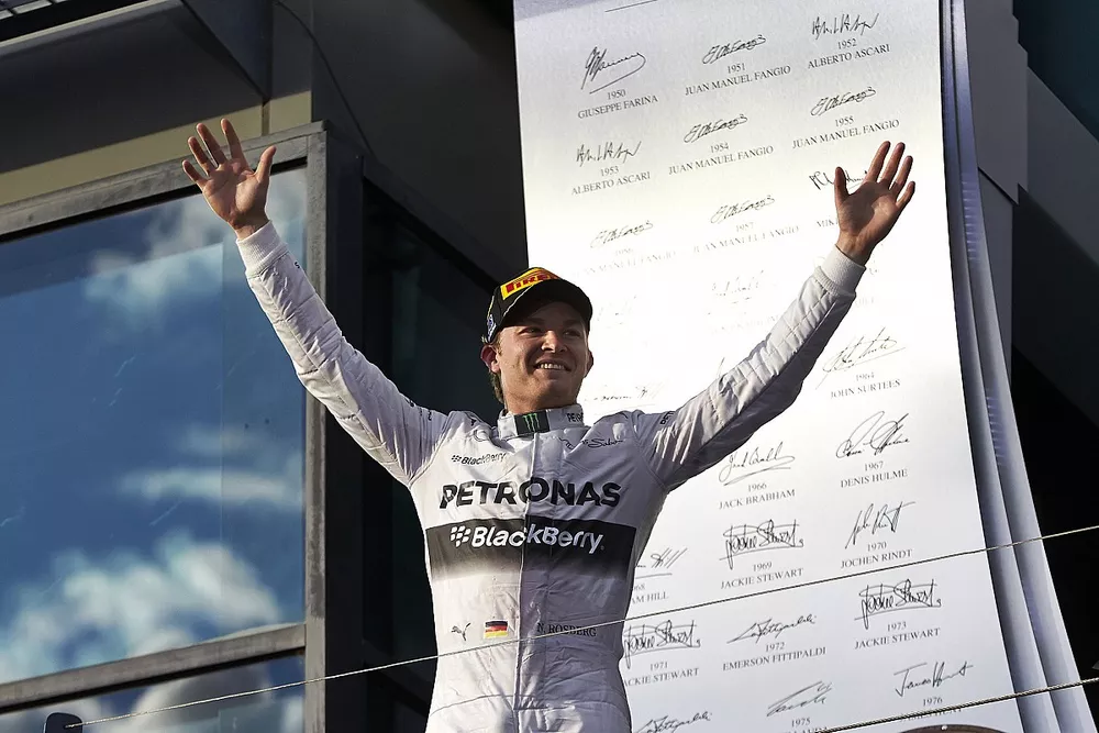 Podium: Race winner Nico Rosberg, Mercedes F1 Tem