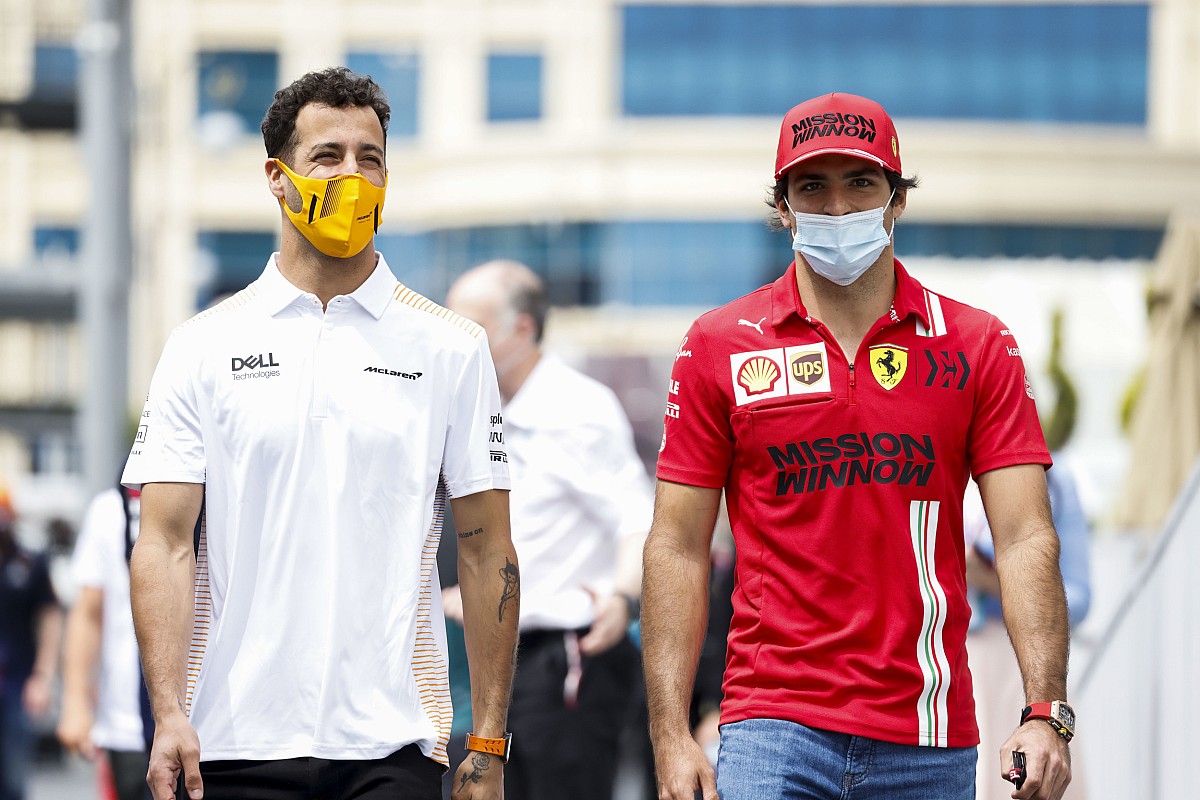 サインツJr.、リカルドの現状に同情「F1では”自分の良い時期”は