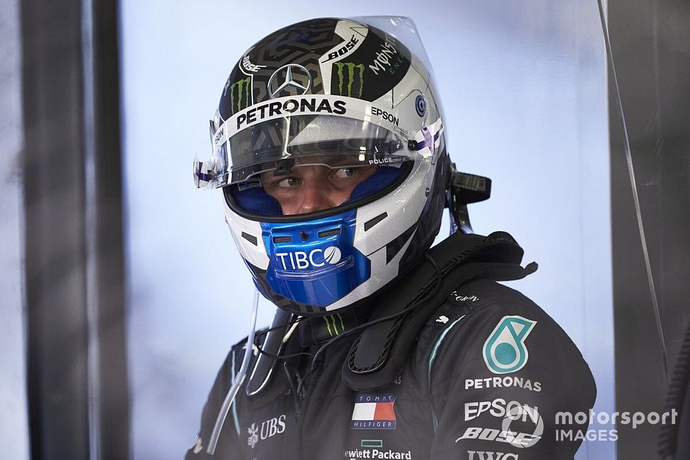 Valtteri Bottas, Mercedes-AMG Petronas F1 in the garage