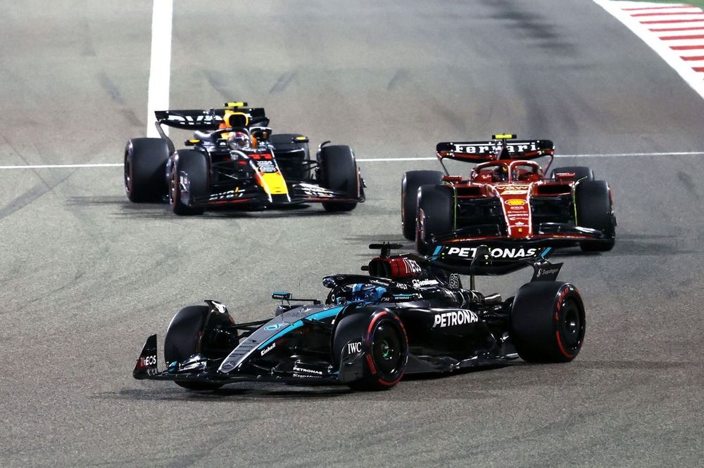 George Russell, Mercedes F1 W15, Carlos Sainz, Ferrari SF-24, Sergio Pérez, Red Bull Racing RB20