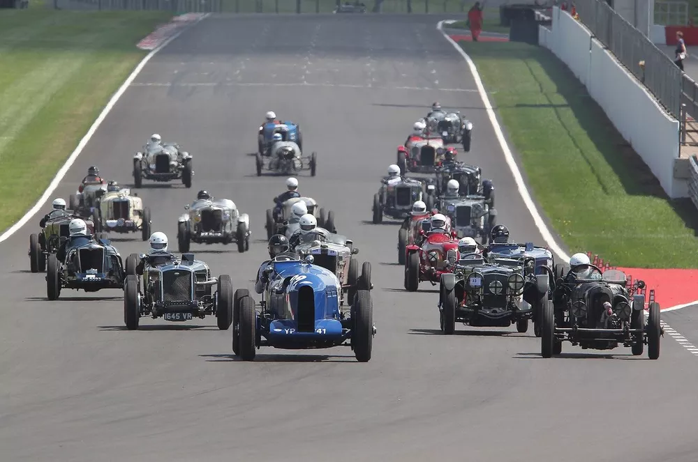 VSCC start at donington 2003