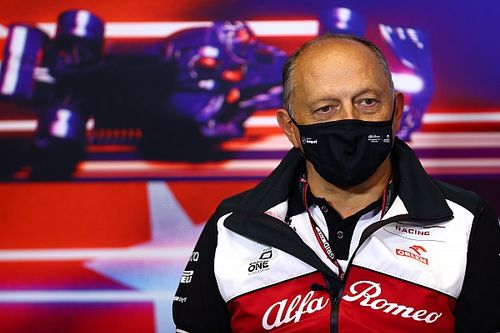 F1: Alfa Romeo anunciará piloto na próxima terça; vaga não deve ficar com Giovinazzi