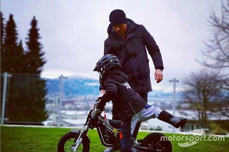 Kimi Raikkonen y su hijo Robin