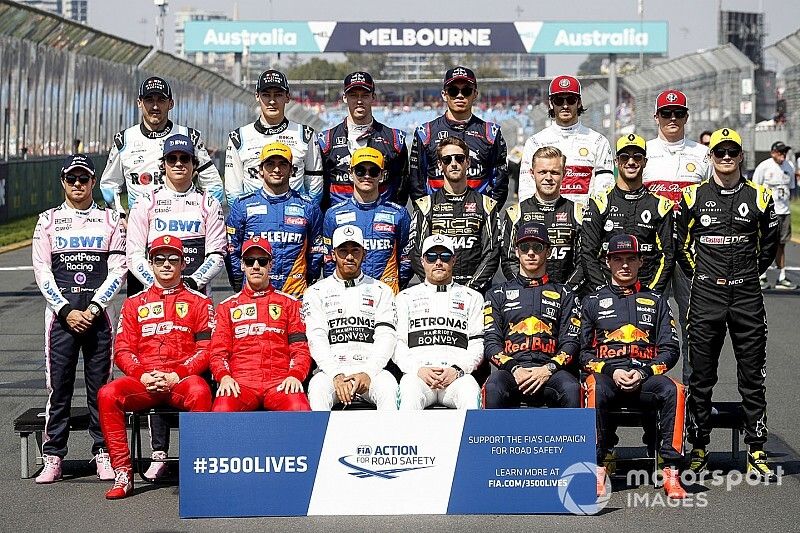 Gruppenfoto: Alle Fahrer der Formel-1-Saison 2019 beim Saisonauftakt in Australien