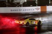 Antonio Garc&iacute;a gana bajo el diluvio en Charlotte