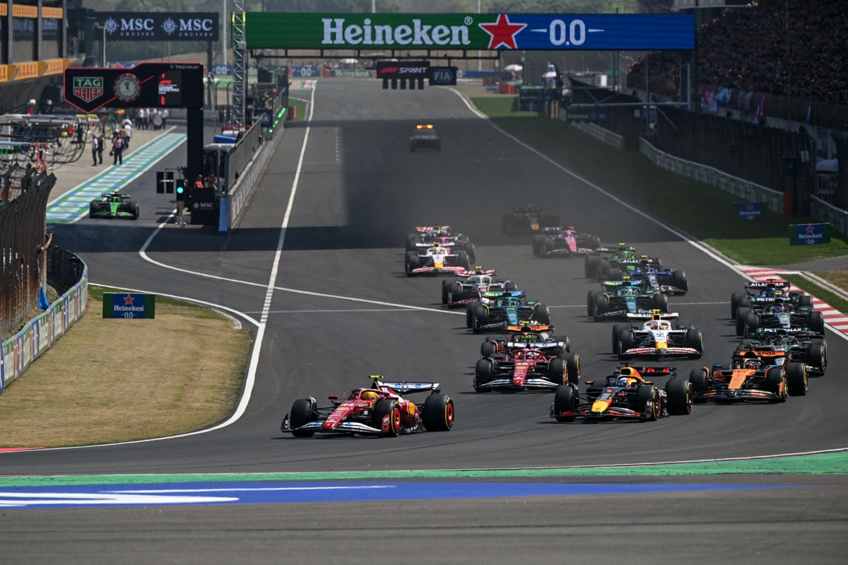 F1中国GPスプリント速報｜ハミルトンがポールからスプリント初優勝