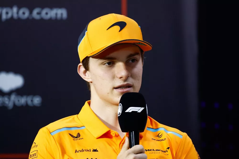 Oscar Piastri, da equipe McLaren F1, na coletiva de imprensa