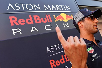 Риккардо получит нового гоночного инженера, если останется в Red Bull