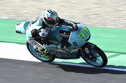 Bastianini se lleva una carrera con múltiples caídas