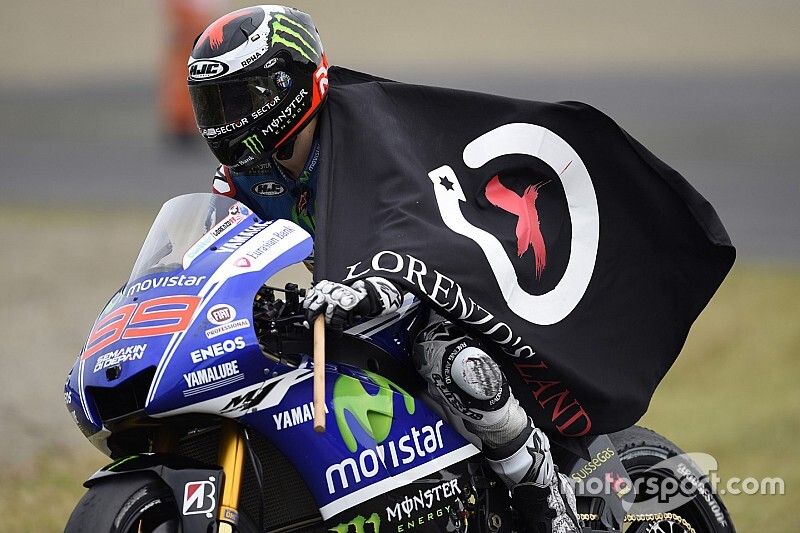 Ganador de la carrera, Jorge Lorenzo, de Yamaha Factory Racing