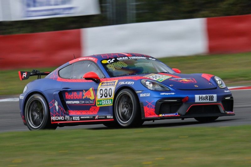 Max Verstappen en acción en Nurburgring